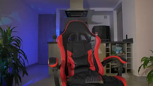 LeoSalvatore  online show from September 9, 2025, 3:38 am