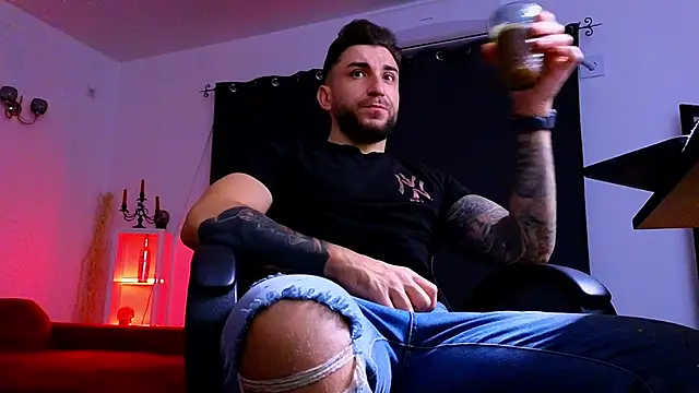 MightyAaron66 online show from November 6, 2025, 3:21 am