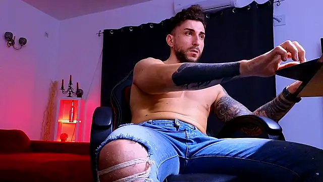 MightyAaron66 online show from November 11, 2025, 3:29 pm