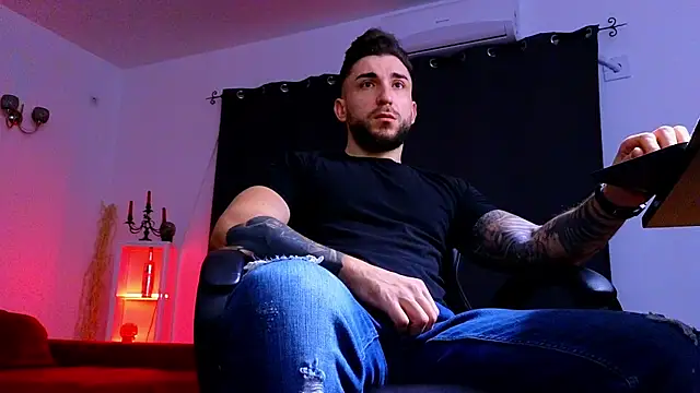 MightyAaron66 online show from December 19, 2025, 3:32 am