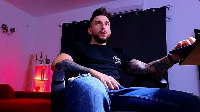 MightyAaron66 online show from October 1, 2025, 1:33 am