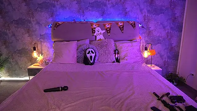 KiraRoxx online show from October 25, 2025, 8:42 pm