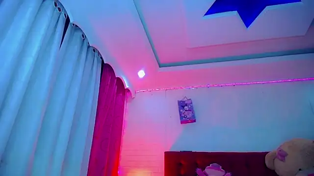 NahomiCamper online show from February 26, 2026, 11:05 pm