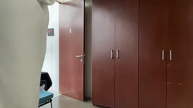 alanan881 online show from April 5, 2026, 7:42 pm