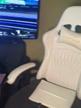 CrownedNyaries online show from February 25, 2025, 2:48 pm