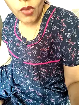 Snapshot of samitasharma chatting on March 22, 2025, 5:17 am samitasharma online show from March 22, 2025, 5:17 am