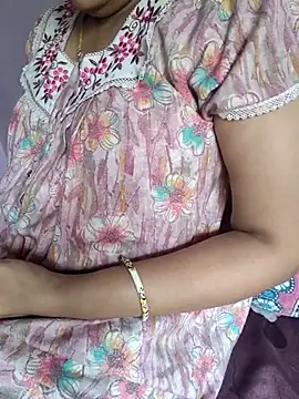 Snapshot of samitasharma chatting on November 2, 2025, 5:01 am samitasharma online show from November 2, 2025, 5:01 am