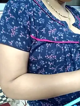 Snapshot of samitasharma chatting on October 5, 2025, 4:31 pm samitasharma online show from October 5, 2025, 4:31 pm