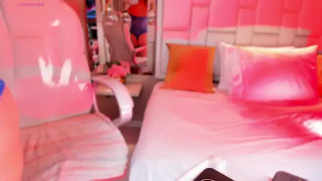 ArticaBelle online show from February 26, 2026, 4:23 am