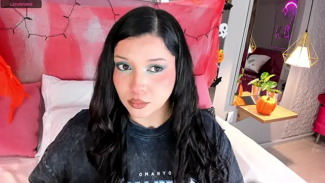 ArticaBelle online show from October 30, 2025, 4:44 am