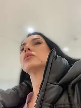 Roxana-Sexy online show from February 13, 2026, 6:02 am