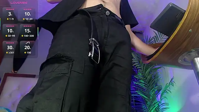 nolan twink1 online show from September 14, 2025, 6:30 pm