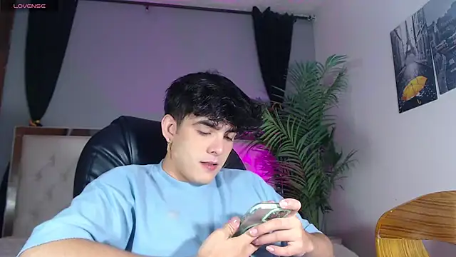 nolan twink1 online show from September 29, 2025, 5:51 pm