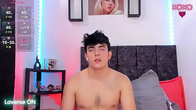 nolan twink1 online show from April 8, 2026, 7:04 pm