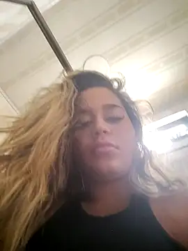 LaurenWelly  online show from October 1, 2025, 1:37 pm