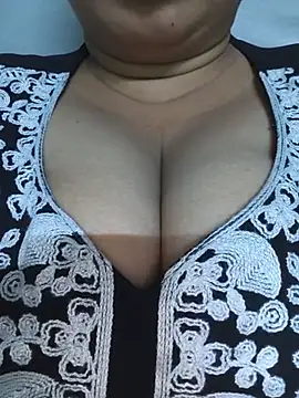Snapshot of Rinki_Guptaa chatting on July 3, 2026, 6:58 pm Rinki Guptaa online show from July 3, 2026, 6:58 pm