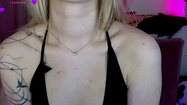 SashaBrooks online show from March 26, 2026, 3:10 pm