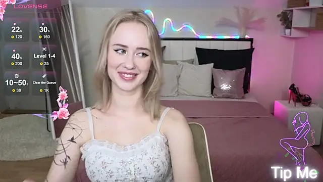 SashaBrooks online show from October 6, 2025, 6:08 pm