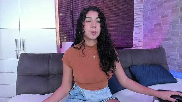 candyy bella online show from February 1, 2025, 3:18 pm