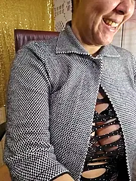 Snapshot of Foxlady2271 chatting on February 16, 2025, 11:17 pm Foxlady2271 online show from February 16, 2025, 11:17 pm