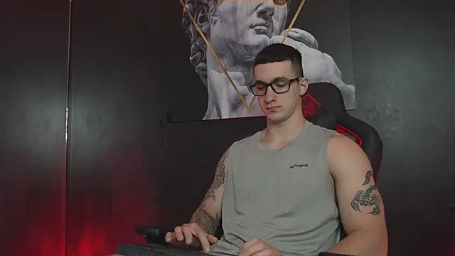 JacksonOlsenn online show from November 6, 2025, 8:46 pm