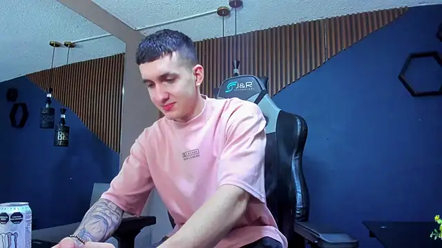 JacksonOlsenn online show from March 13, 2025, 12:02 pm