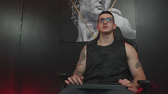 JacksonOlsenn online show from November 18, 2025, 8:34 pm