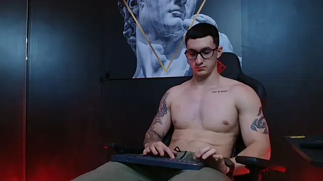 JacksonOlsenn online show from September 17, 2025, 9:17 pm