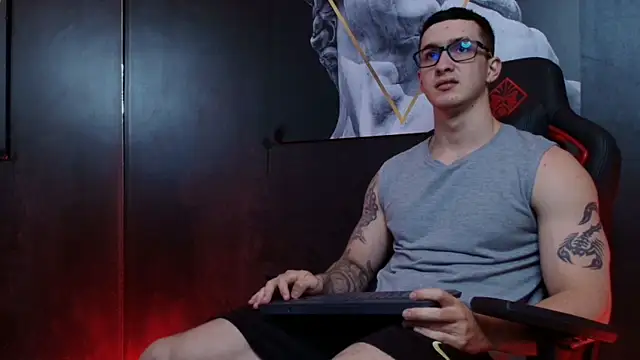 JacksonOlsenn online show from October 9, 2025, 8:53 pm