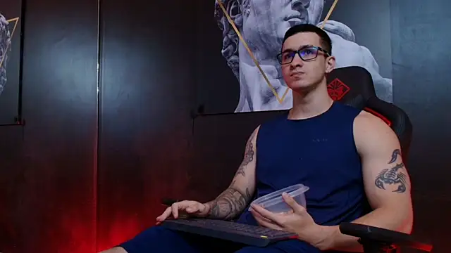 JacksonOlsenn online show from October 13, 2025, 9:05 pm