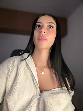 maddy bronw  online show from March 9, 2025, 6:39 am