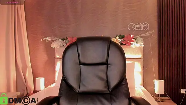 Cristal  adams online show from December 2, 2025, 12:29 pm