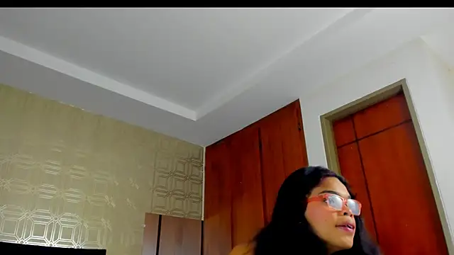 evelyn wine online show from March 16, 2025, 5:50 pm