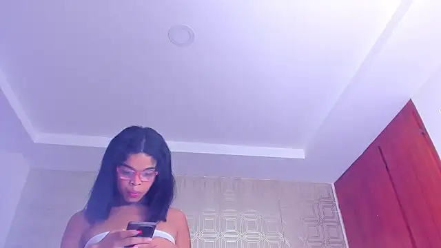 evelyn wine online show from March 20, 2025, 9:13 pm