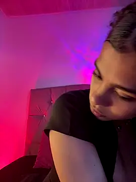 Snapshot of NINA_18_YEARS chatting on September 25, 2025, 11:11 pm NINA 18 YEARS online show from September 25, 2025, 11:11 pm