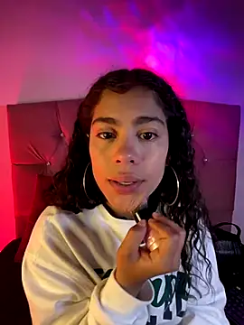 Snapshot of NINA_18_YEARS chatting on September 24, 2025, 10:16 pm NINA 18 YEARS online show from September 24, 2025, 10:16 pm