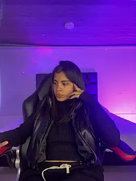 NINA 18 YEARS online show from January 9, 2026, 9:44 pm