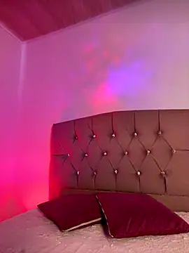 Snapshot of NINA_18_YEARS chatting on November 7, 2025, 6:56 pm NINA 18 YEARS online show from November 7, 2025, 6:56 pm