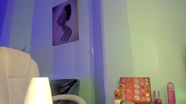 Snapshot of TinaJonnes_ chatting on October 11, 2025, 5:30 am TinaJonnes online show from October 11, 2025, 5:30 am