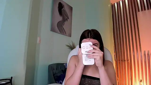 Snapshot of TinaJonnes_ chatting on November 21, 2025, 5:06 am TinaJonnes online show from November 21, 2025, 5:06 am