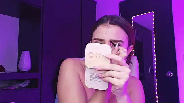 TinaJonnes  online show from April 10, 2026, 4:41 am