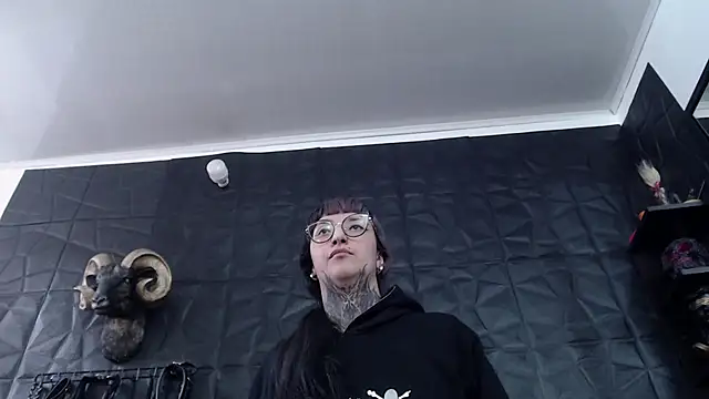 Snapshot of Agata_Darkness chatting on May 13, 2026, 2:57 pm Agata Darkness online show from May 13, 2026, 2:57 pm
