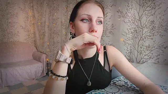 Mary0Lou online show from July 12, 2026, 8:04 am