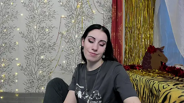 Snapshot of Mary0Lou chatting on December 28, 2024, 2:43 am Mary0Lou online show from December 28, 2024, 2:43 am