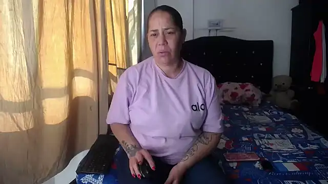 merryymaturee  online show from October 15, 2025, 1:19 pm