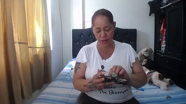 merryymaturee  online show from February 28, 2025, 3:26 pm