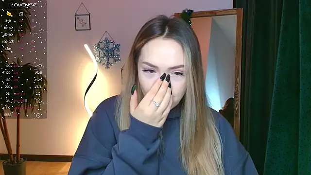 Evia r0se online show from January 3, 2025, 8:21 am