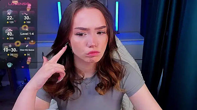 Evia r0se online show from April 11, 2026, 7:27 am