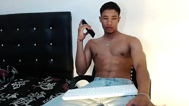 JacksonCooper1 online show from February 2, 2025, 1:34 am