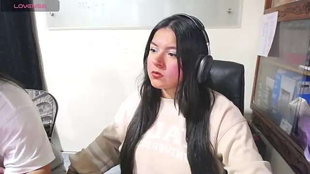 Snapshot of Catherine_summer1 chatting on February 11, 2025, 12:38 am Catherine summer1 online show from February 11, 2025, 12:38 am